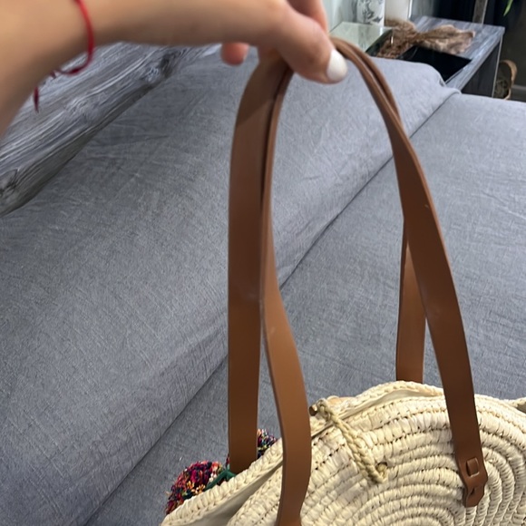 Colorful Pom Pom Beach straw bag - Picture 4 of 7